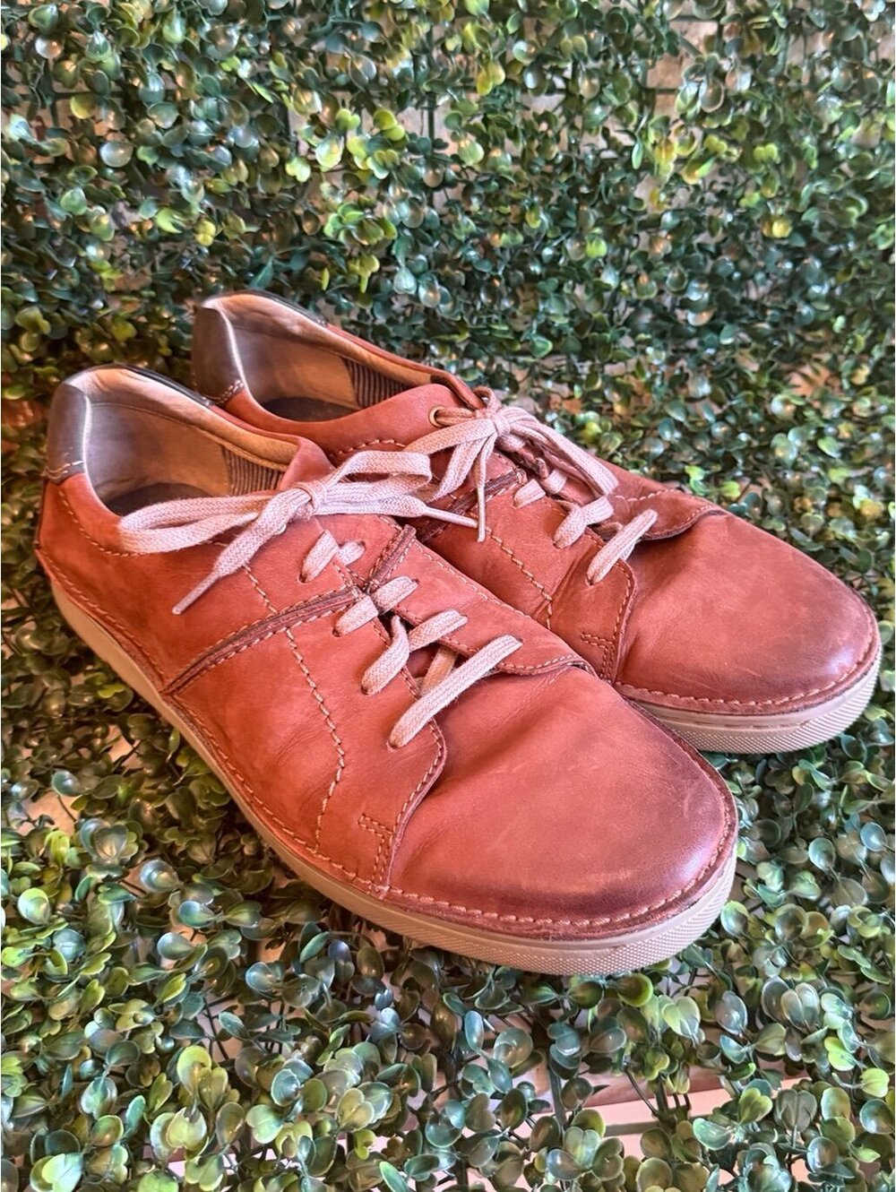 Clarks Unstructured Un rio Tie Leather Sneakers, Mens size 11, brown